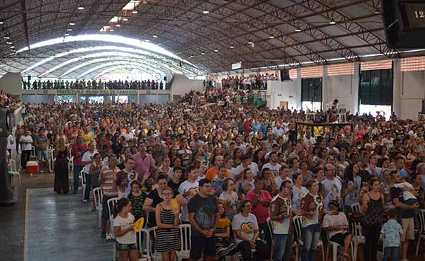 Louvor de Verão reúne cerca de 5 mil pessoas em Camboriú
