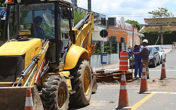 Iniciadas as obras da rede coletora de esgoto do Bairro da Barra.