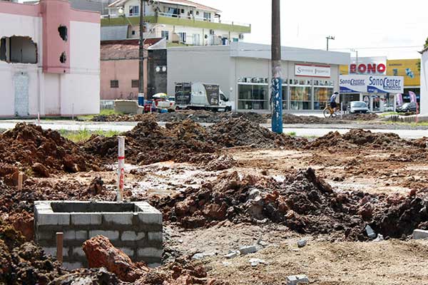 Obras na Quarta Avenida seguem com a implantação de drenagem