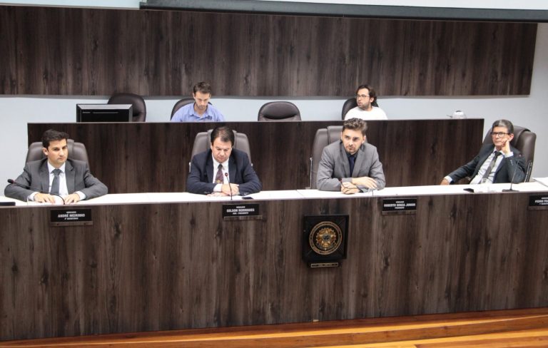 Câmara de Balneário delibera sete projetos na sessão desta quarta(07)