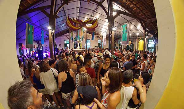 Carnaval de Itajaí começa nesta sexta-feira