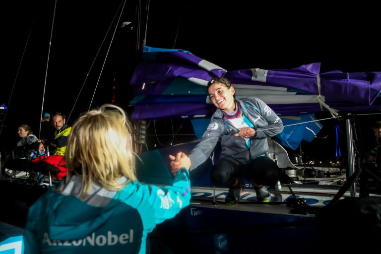 Martine Grael é a primeira brasileira a vencer regata da Volvo Ocean Race