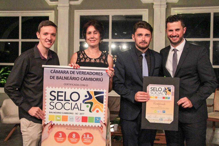 Câmara de Balneário recebe 2ª certificação do Selo Social