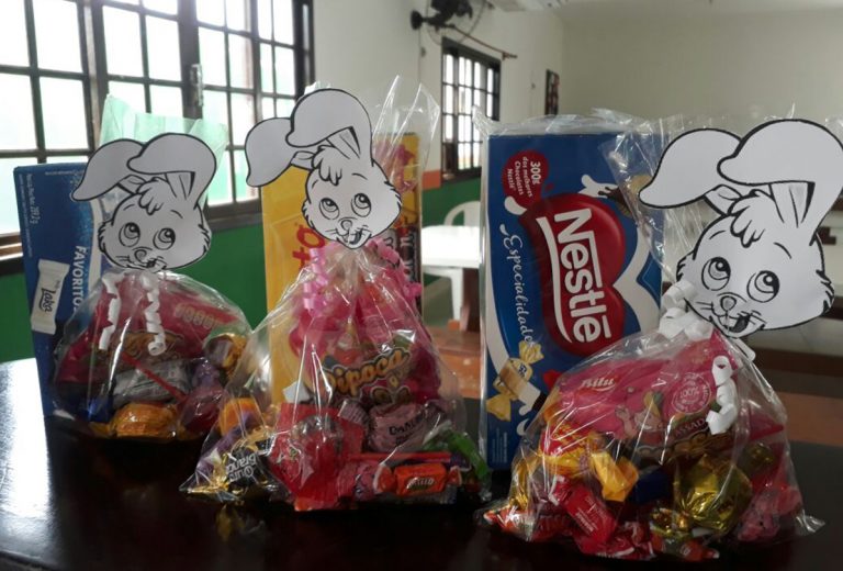 Secretaria de Assistência Social de Camboriú realiza festa de Páscoa para crianças do Adão da Rosa