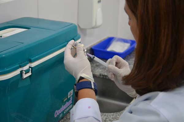 Secretaria de Saúde de Camboriú recebe doses da vacina Pentavalente