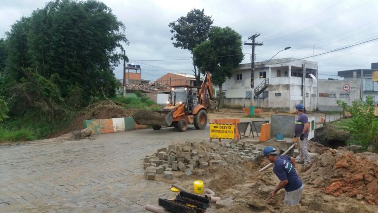 Rua Osvaldo Minella é interditada para obra na ponte