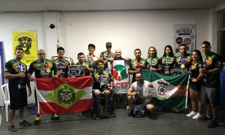 Atletas de levantamento de peso de Camboriú garantem 17 medalhas em campeonato nacional