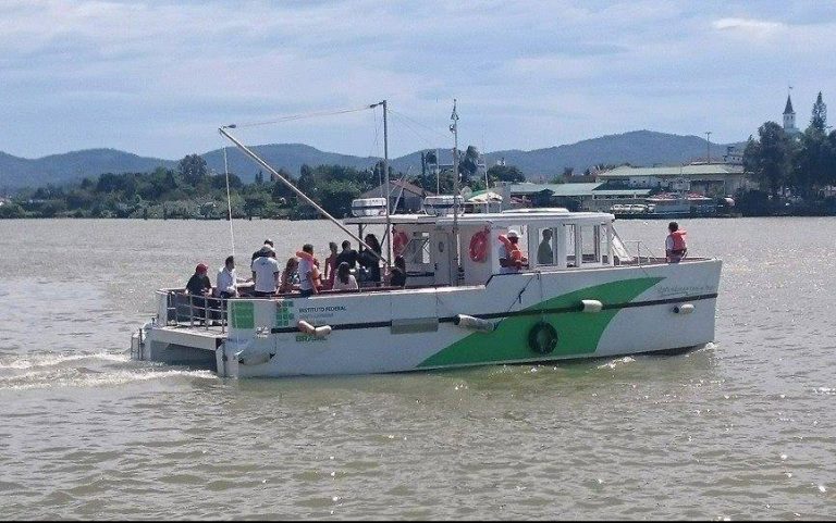Professores terão capacitação a bordo de Barco-Escola no Rio Itajaí