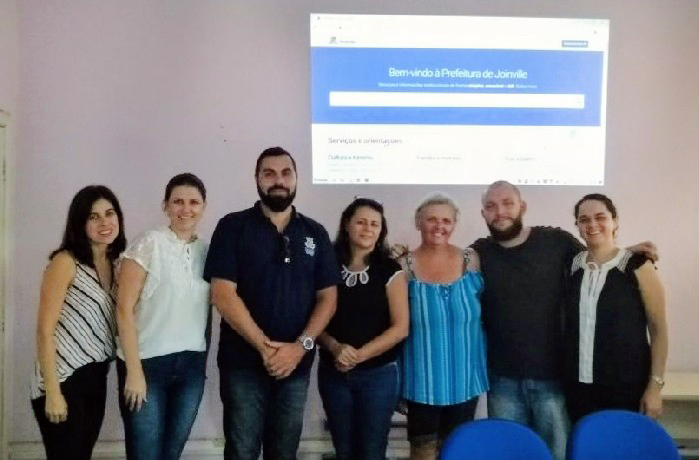 Educação visita Departamento de Tecnologia da Informação de Joinville para troca de experiência