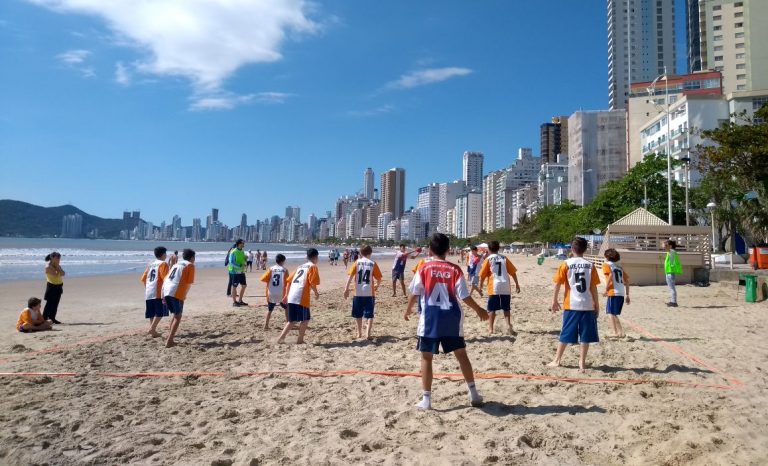 Escolinhas esportivas abriram inscrições nesta segunda-feira