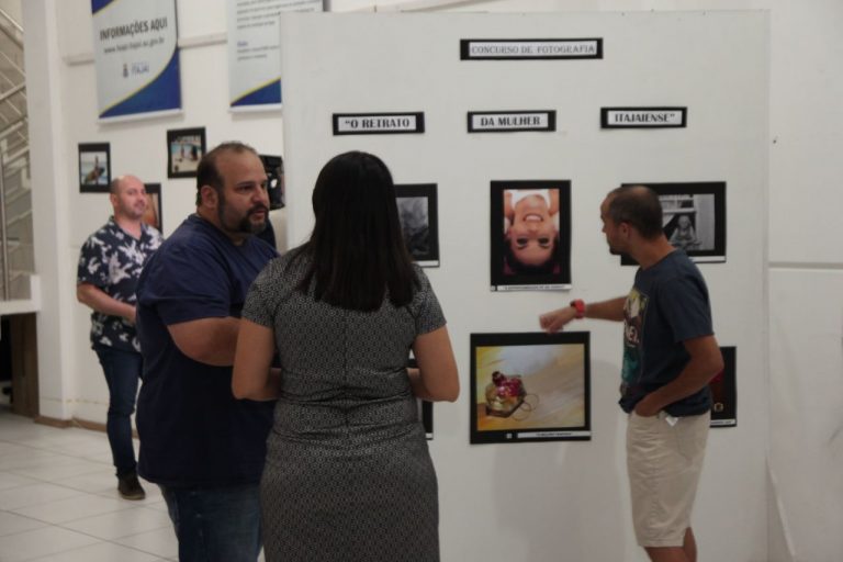 Feapi abre exposição em homenagem à mulher