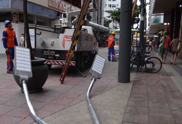 Calçadão da Avenida Central ganha iluminação LED