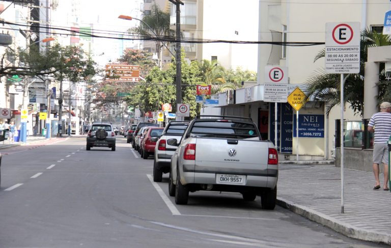 Edital da zona azul prevê 2895 vagas em Balneário