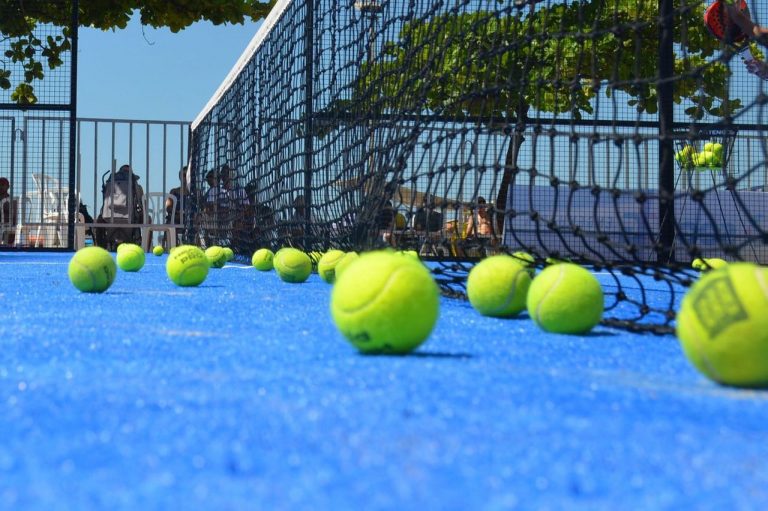 Parceria leva o Padel para a orla de Balneário