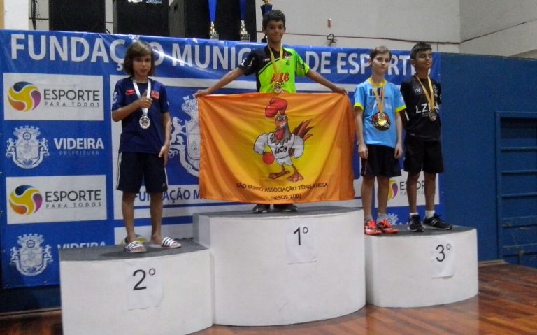 Atletas de Tênis de Mesa participaram de competição em Videira
