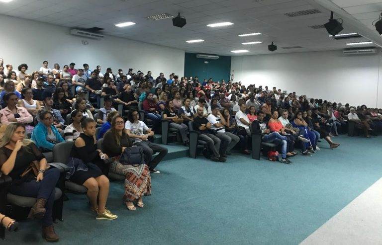 Aula inaugural da Feapi lota auditório da Secretaria de Educação