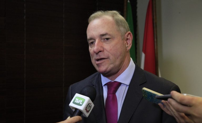 Aldo Schneider está internado em UTI sem previsão de alta