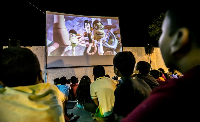 Cinema itinerante estará em Camboriú nesse sábado