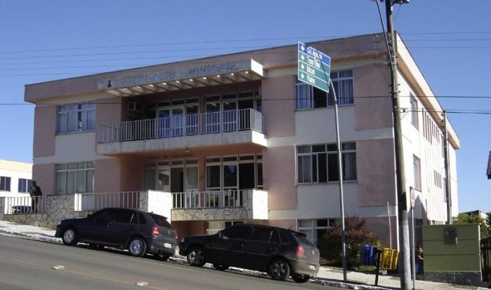 TJSC manda afastar secretária por nepotismo no interior do estado