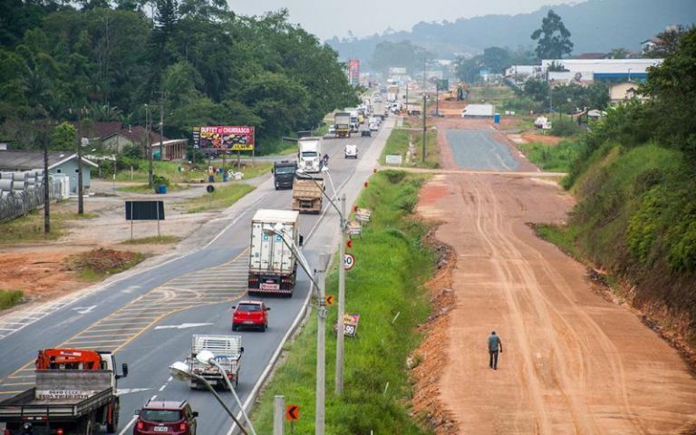 Live com ministro Tarcísio fala sobre orçamento para rodovias de SC
