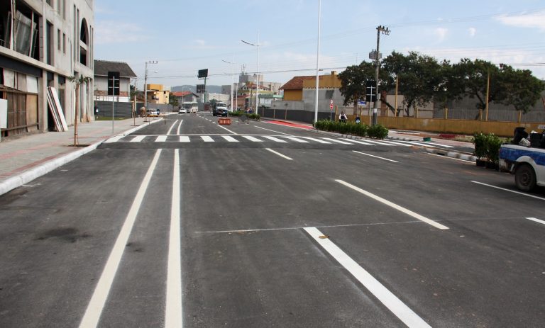 Inaugurado novo trecho da Quarta Avenida