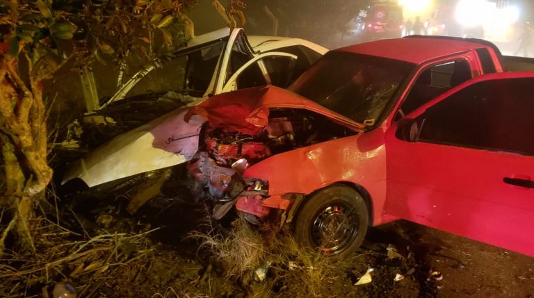 Acidente entre cinco carros deixa três mortos e quatro feridos em Itajaí