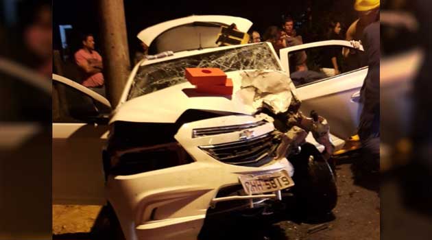 ATUALIZADA: Acidente entre cinco carros deixa três mortos e quatro feridos em Itajaí