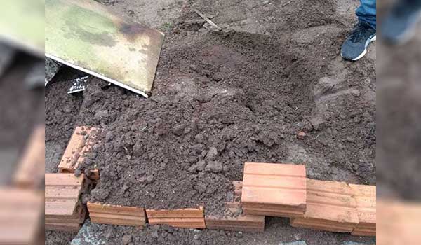 Menina de 12 anos mata a mãe e enterra no quintal com a ajuda do namorado