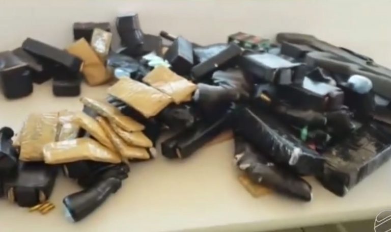 PRF prende homem carregando 50 armas de fogo e mais de 2500 munições