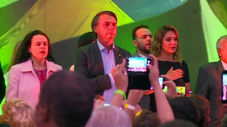 PSL oficializa candidatura de Jair Bolsonaro à Presidência, mas adia definição de vice