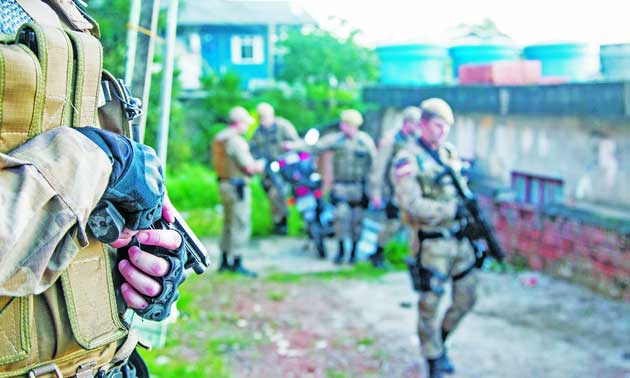 Florianópolis tem morte, troca de tiros e disparos contra sede do Governo do Estado