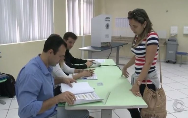 Mulheres são 51,5% do eleitorado catarinense, aponta estatística do TSE