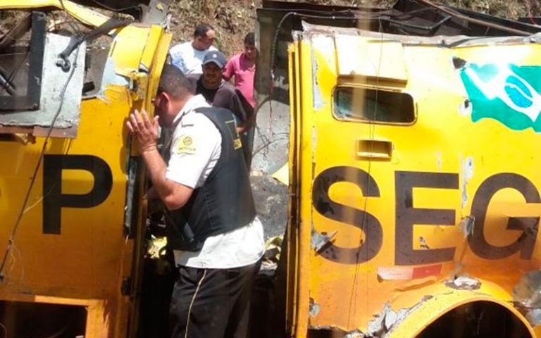Quadrilha assalta e explode carro forte na rodovia BR-316