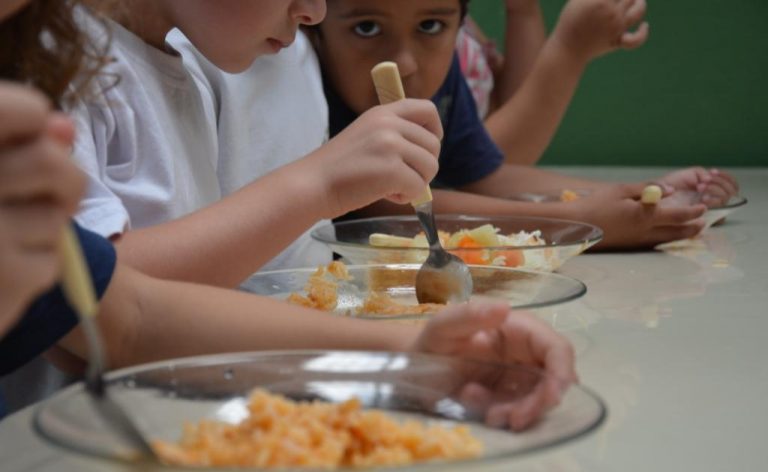 Secretaria de Educação oferece cardápios nutricionais aos alunos das escolas municipais e CEIs