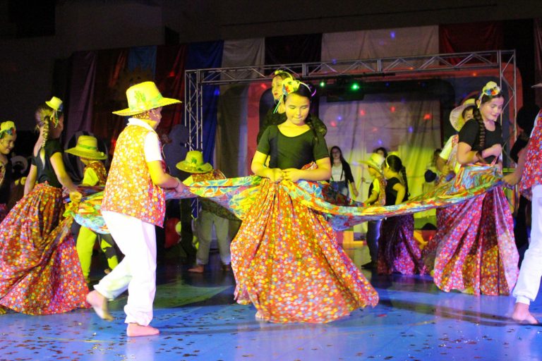 Memórias emocionam o público no 6º Festival de Talentos de Porto Belo