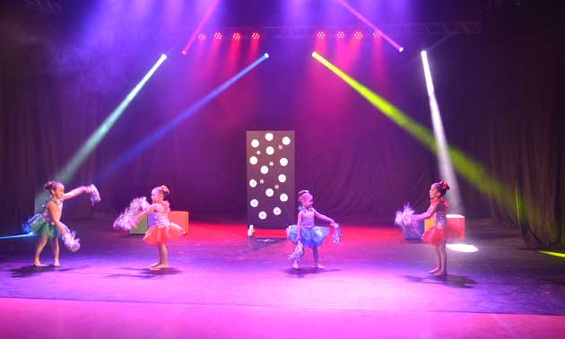 Camboriú sedia etapa microrregional de competição de dança