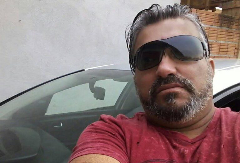Homem é encontrado morto a tiros no banheiro de casa em Camboriú