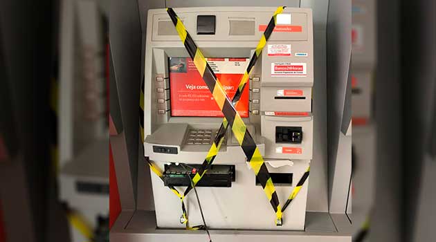 Caixa eletrônico é arrombado em agência bancária de Itajaí