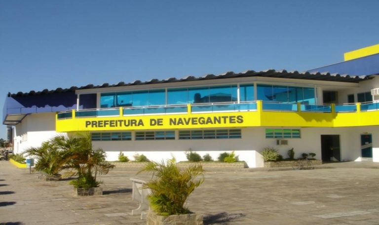 Justiça proíbe secretário municipal e outros réus de entrarem na prefeitura de Navegantes