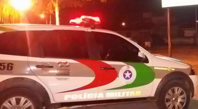 Homem ataca PM e morre no confronto em Itajaí