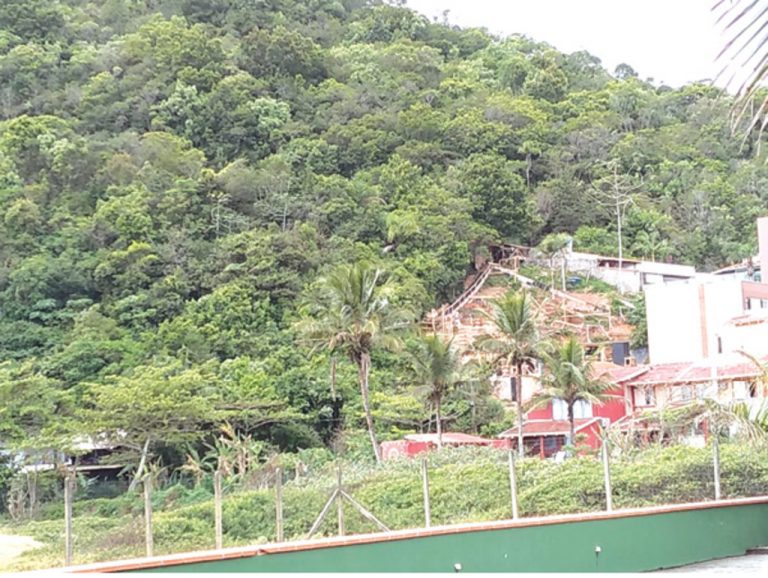 Obra do secretário de Turismo de Balneário é embargada
