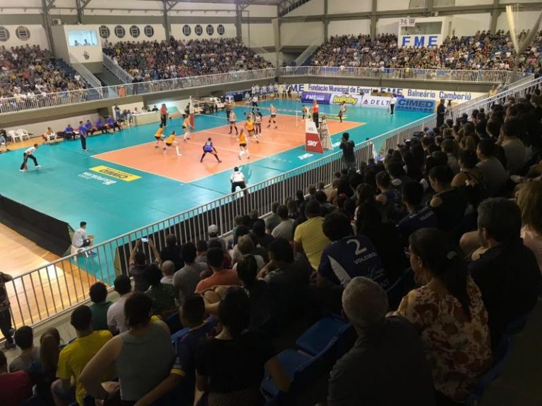 Balneário Camboriú estreia na Superliga Cimed de volei feminino