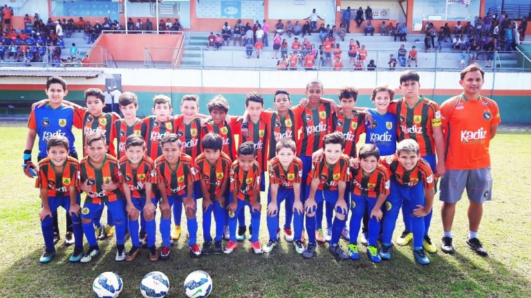 Camboriú FC se classifica para semifinais da copa Acef