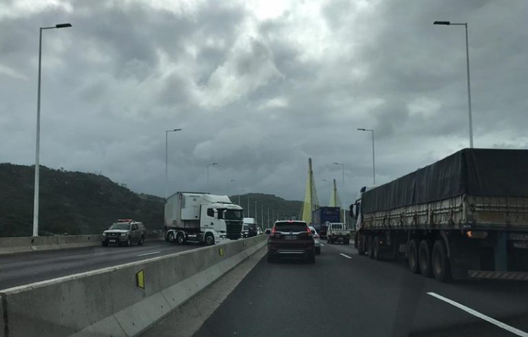 Ponte Anita Garibaldi fechada para cumprimento de mandado de prisão