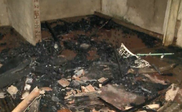 Vovó antissocial: Idosa coloca fogo na própria casa para expulsar amigos de confraternização