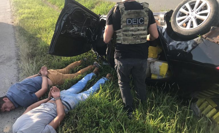 Após perseguição pela BR-101, meia tonelada de maconha é apreendida em Barra Velha