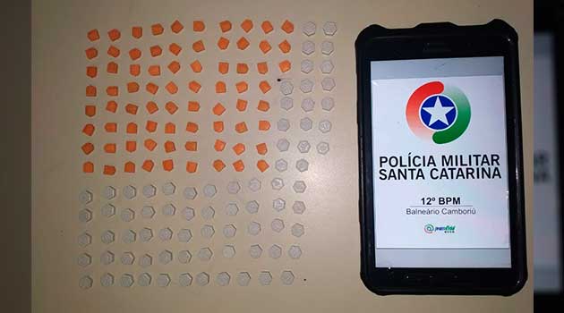 Adolescente é apreendido com 150 comprimidos de ecstasy