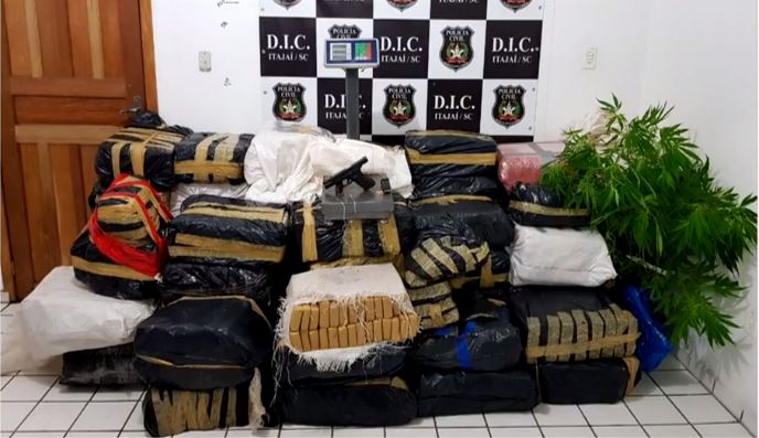 STJ desconsidera provas obtidas pelo Whatsapp e manda soltar 18 criminosos Navegantes