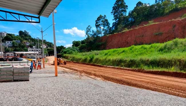 Empresa coreana doa material para base de pavimentação em Camboriú