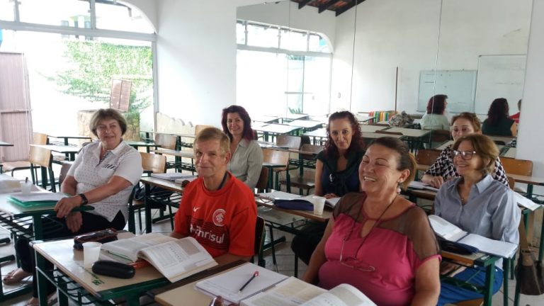 Secretaria da Pessoa Idosa abre inscrições para oficinas de idiomas